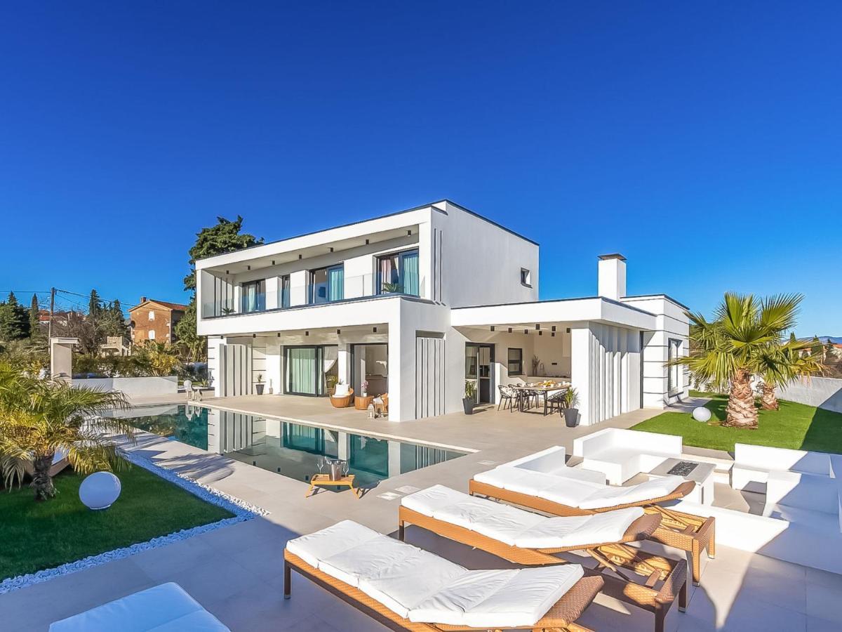 Villa Milly Vrh  Exteriör bild