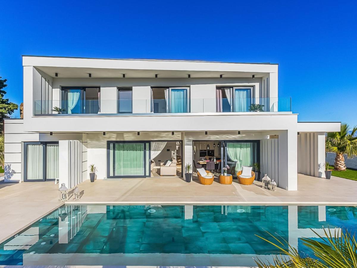 Villa Milly Vrh  Exteriör bild