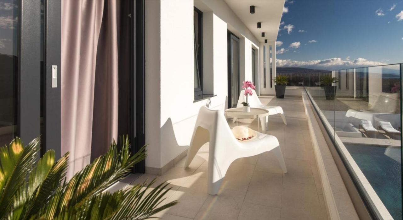 Villa Milly Vrh  Exteriör bild