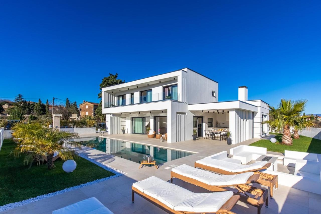 Villa Milly Vrh  Exteriör bild