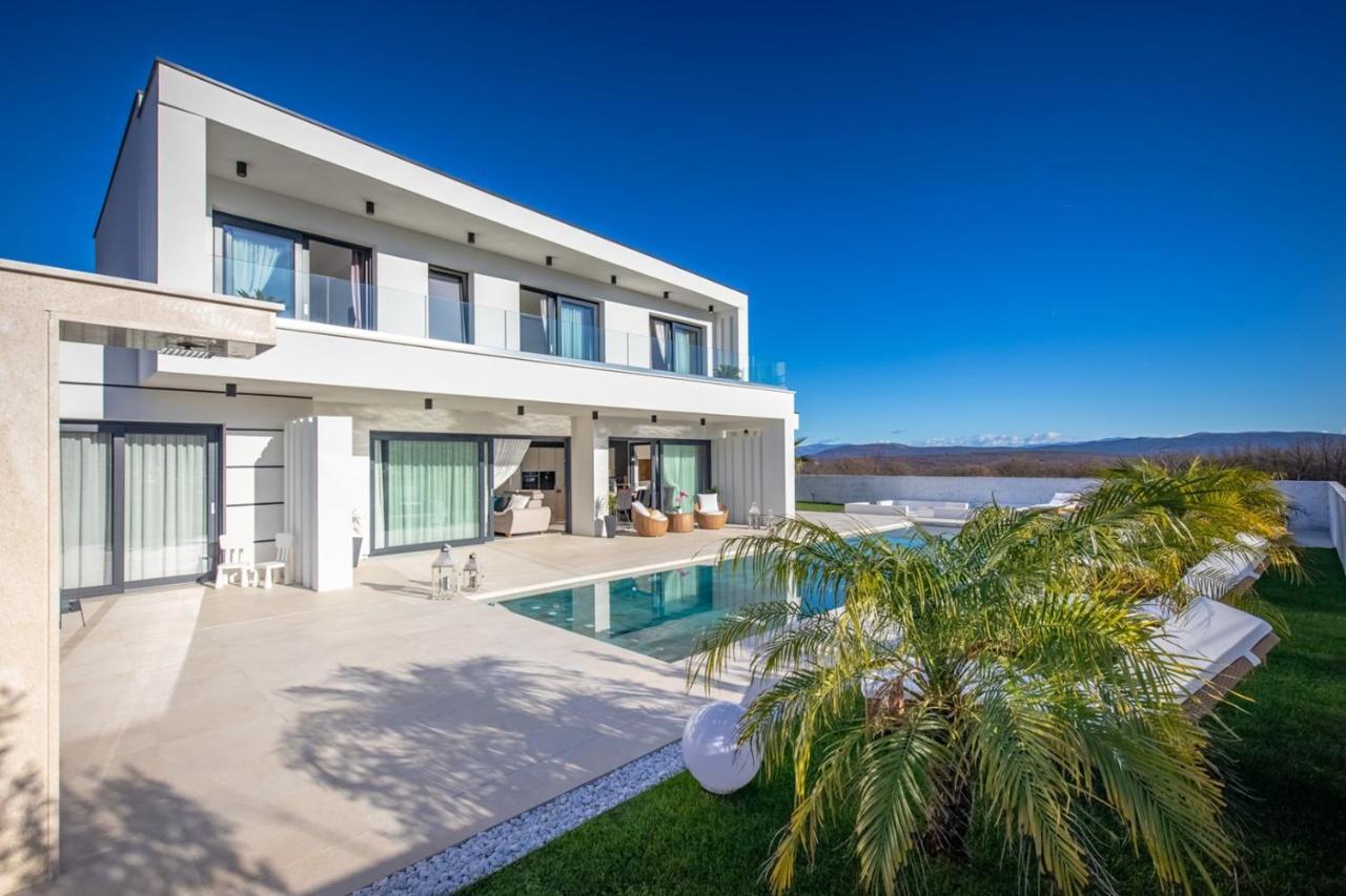 Villa Milly Vrh  Exteriör bild
